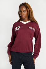 Graphic Relaxed V-Neck Sweatshirt thumbnail 22