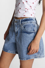 Low Rise Bow Embroidered Baggy Denim Shorts thumbnail 3
