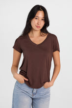 T-shirt décontracté à col en V manches courtes thumbnail 5