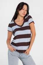 T-shirt décontracté à col en V manches courtes thumbnail 17