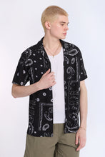 Chemise de vacances à manches courtes imprimé Bandana délavé thumbnail 1