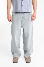 Skater Jeans thumbnail 1