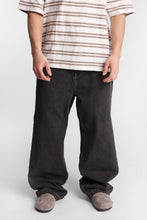 Ultra-Baggy Jeans thumbnail 1