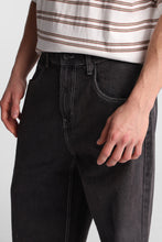 Ultra-Baggy Jeans thumbnail 2