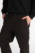 Pantalon cargo décontracté en sergé thumbnail 7
