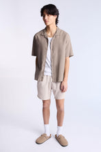 Chemise boutonnée à manches courtes en lin mélangé thumbnail 29