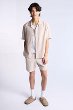 Chemise boutonnée à manches courtes en lin mélangé thumbnail 8