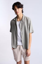 Chemise boutonnée à manches courtes en lin mélangé thumbnail 30