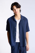 Chemise boutonnée à manches courtes en lin mélangé thumbnail 13