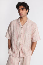 Chemise en tricot texturé à manches courtes à motif carré thumbnail 1