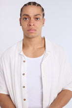 Chemise en tricot texturé manches courtes boutonnée thumbnail 2