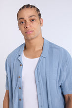 Chemise en tricot texturé manches courtes boutonnée thumbnail 10