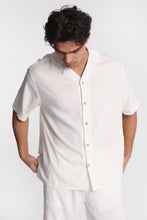Chemise boutonnée à manches courtes en lin mélangé thumbnail 6