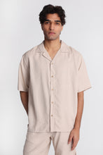 Chemise boutonnée à manches courtes en lin mélangé thumbnail 14