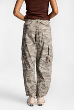 Low Rise Ultra-Loose Cargo Twill Joggers thumbnail 11