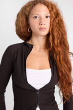 Blouson en tricot côtelé à coupe cintrée à fermeture à glissière thumbnail 3