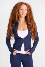 Blouson en tricot côtelé à coupe cintrée à fermeture à glissière thumbnail 1