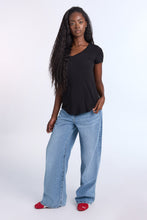 Short Sleeve V-Neck Relaxed Tee thumbnail 9