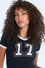 T-shirt court col en V à manches courtes thumbnail 3