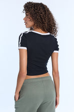 T-shirt court col en V à manches courtes thumbnail 4