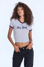 T-shirt court col en V à manches courtes thumbnail 1
