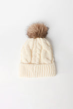Bonnet à pompon en fausse fourrure en tricot de câble thumbnail 3