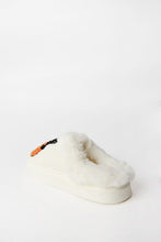 Pantoufles pelucheuses chats noirs et citrouilles thumbnail 3
