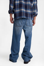 Ultra-Baggy Jeans thumbnail 3