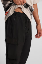 Traveler Jogger thumbnail 3