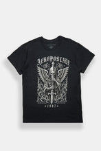 T-shirt à graphique imprimé faucheur et épée AERO thumbnail 1