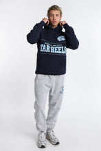 Pull a? capuchon à panneaux appliqué chenille University of North Carolina thumbnail 4