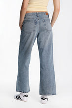 AERO Low Rise Baggy Jeans thumbnail 3