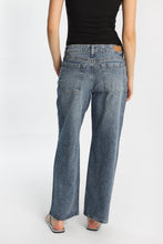 AERO Low Rise Baggy Jeans thumbnail 2