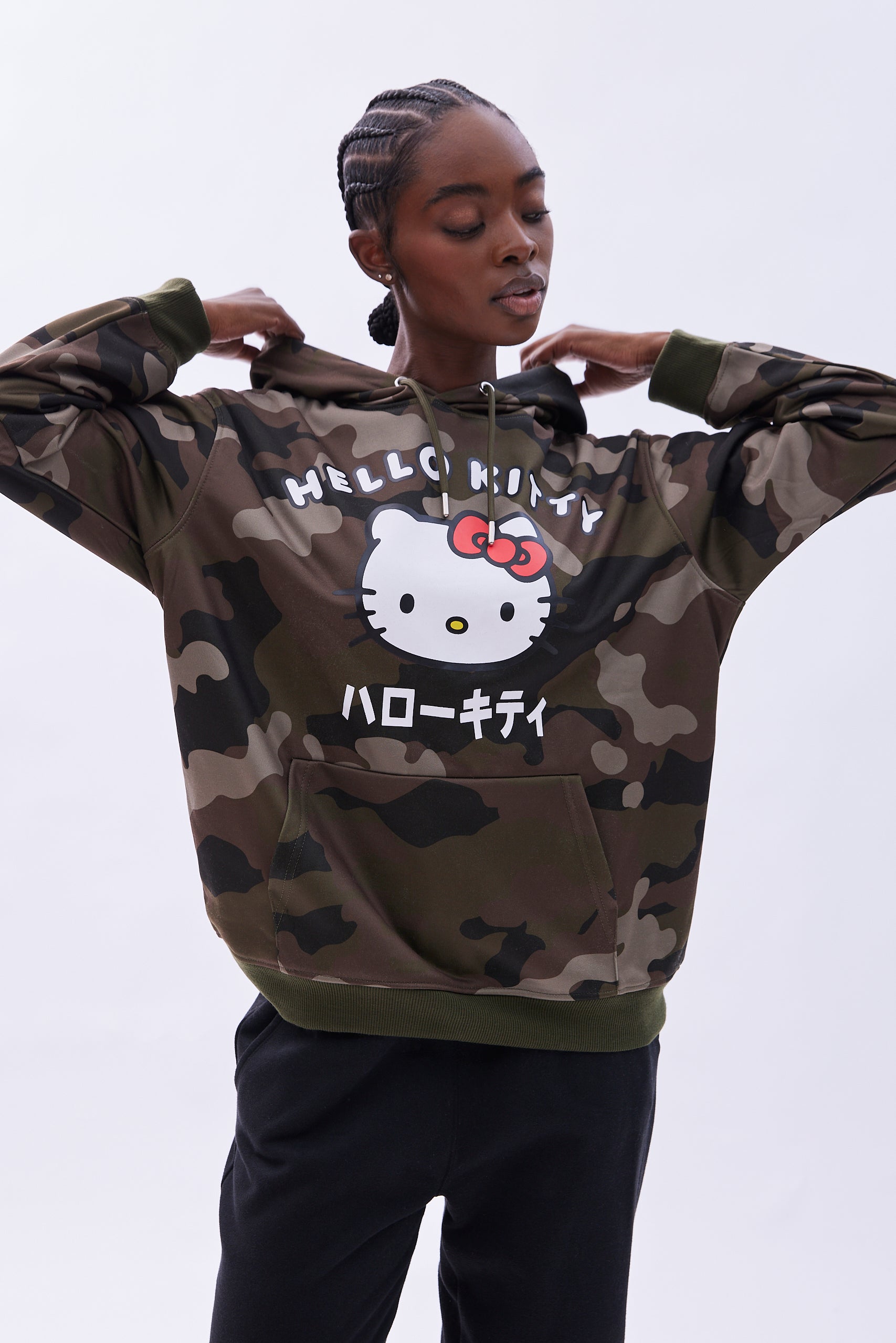 Hello Kitty Happy Thoughts Graphic Crew Neck Oversized Sweatshirt –  Bluenotes