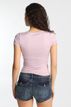 T-shirt ajusté à col cranté et manches courtes thumbnail 16