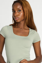 T-shirt écourté à manches courtes et col carré AERO thumbnail 15