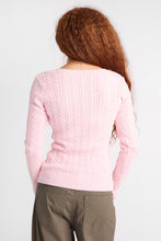 Chandail à col en V en tricot torsadé héritage AERO thumbnail 15