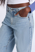 AERO Mid Rise Barrel Jeans thumbnail 8