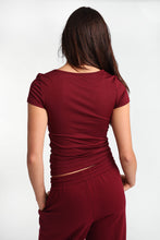T-shirt à col en coeur froncé en tissu super doux AERO thumbnail 12
