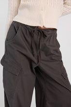 Mid Rise Cargo Barrel Twill Pants thumbnail 3