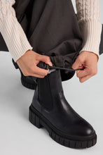 Mid Rise Cargo Barrel Twill Pants thumbnail 6