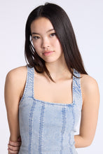 Mini-robe en denim thumbnail 3