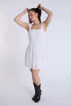 Mini-robe smockée étagée thumbnail 9