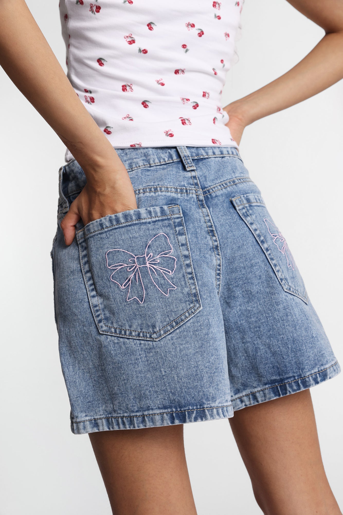 Low Rise Embroidered Baggy Denim Shorts