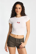 T-shirt ajusté imprime? graphique à carreaux fraises thumbnail 2