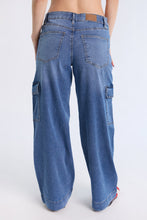 Mid Rise Cargo Wide Leg Jeans thumbnail 2