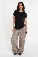 Short Sleeve Crew Neck Relaxed Tee thumbnail 9
