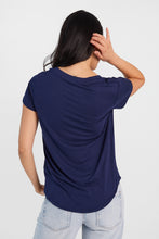 T-shirt décontracté à col en V manches courtes thumbnail 15