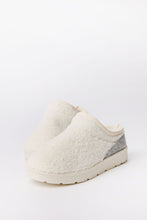 Sabots en peluche sherpa thumbnail 2