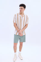 Chemise de vacances à manches courtes imprimé à rayures thumbnail 4